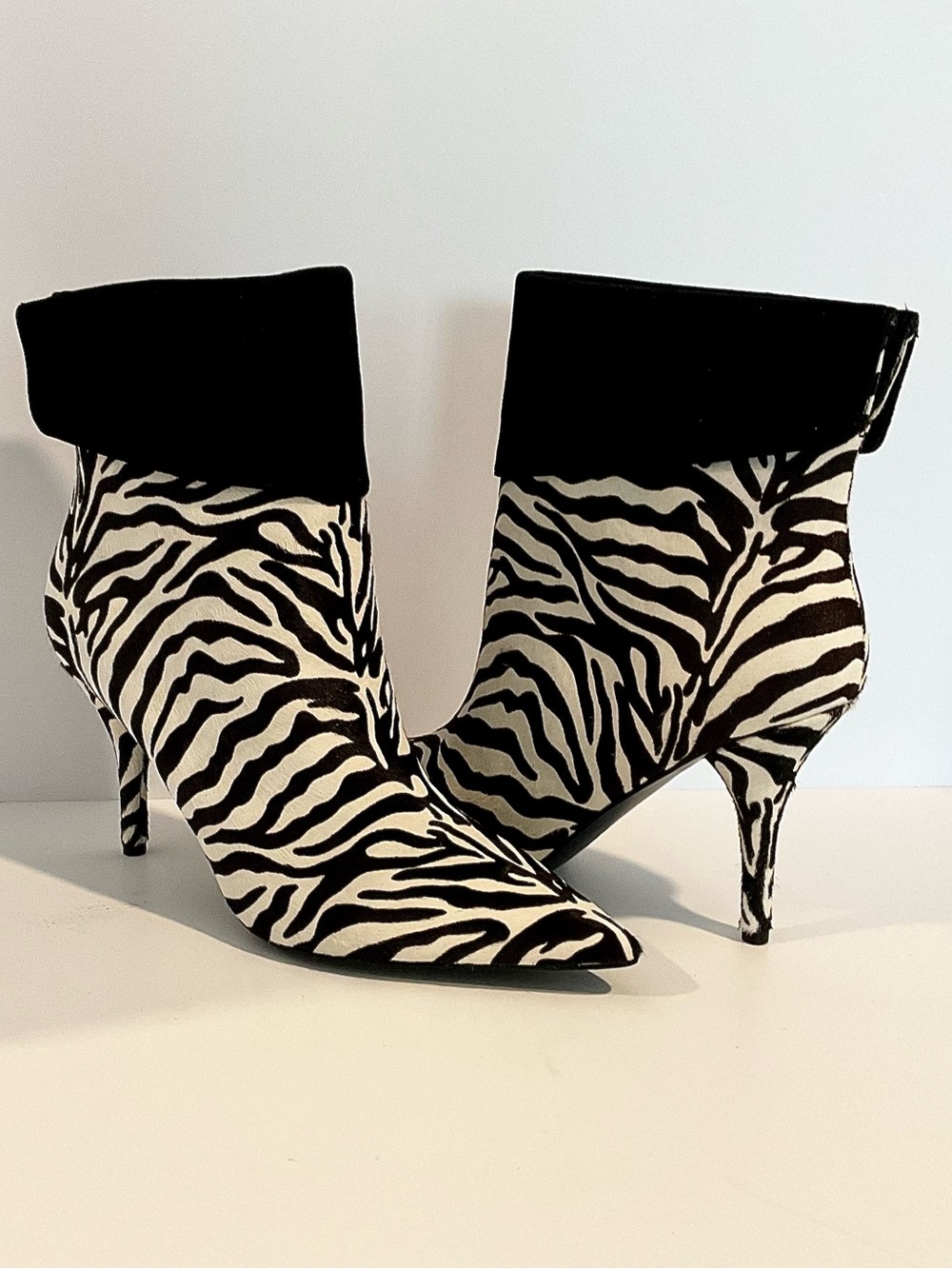 MARC FISHER Fifily Zebra Calf Hair Booties Size 9.5 LIKE NEW